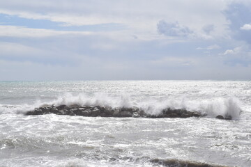 paesaggio di mare con nuvole