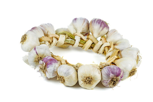 Knitted bundle of garlic