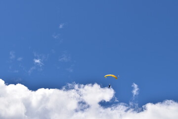 Skydiving and Paragliding in Queenstown, New Zealand