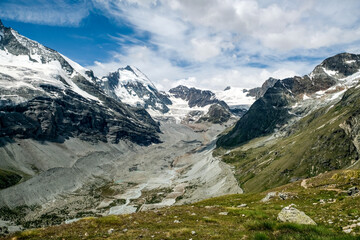 Fototapeta na wymiar Swiss mountains near Zermatt