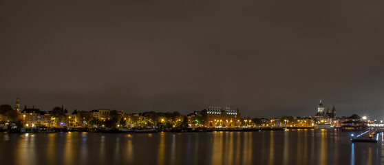 Fototapeta na wymiar Amsterdam by night