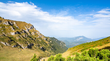 Fototapeta na wymiar Blick auf Postavaru Berg bei Poiana Brasov - Rumänien
