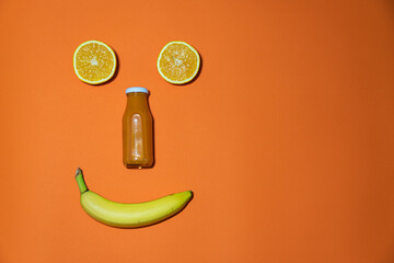 Uśmiech zdrowie owoce, jabłko banan pomarańcz, smoothie sok