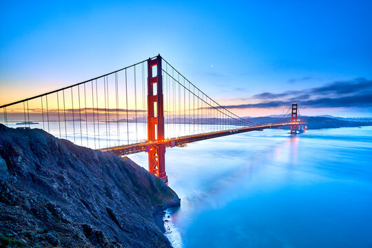 golden gate bridge at sunrise