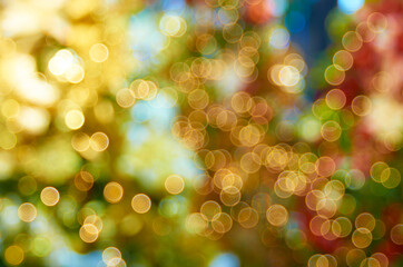 Obraz premium Blurry Background image of Christmas Tree Decorations with ornaments 