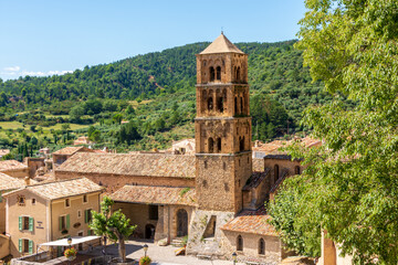 Fototapeta na wymiar A view of Moustiers-Sainte-Marie, a quaint medieval village in the Provence region of France.