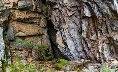 Freely accessible Bremsneshula Cave, Averoy, Norway