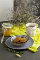 composition of honey and tea cookies