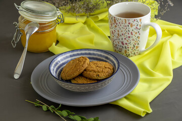 composition of honey and tea cookies