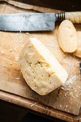 Horma de queso cortada