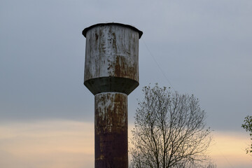 Заброшенная водонапорная башня