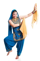 Foto op Plexiglas Beautiful young female bollywood dancer in traditional vivid Indian dress in various poses © Fyle