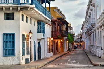 Balcones y calles coloniales