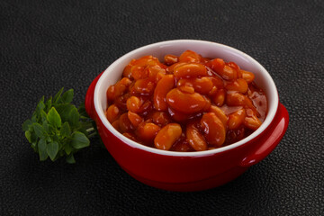 Baked kidney with tomato sauce