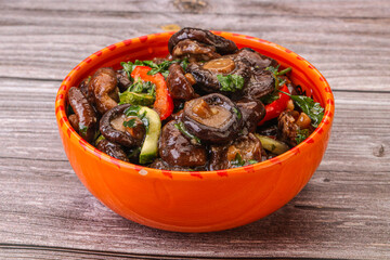Marinated shiitake mushrooms with herbs