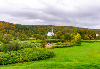 Fototapeta premium Stowe church in fall