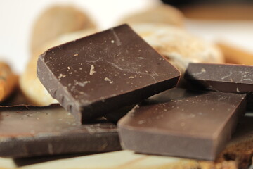 Coffee beans, cinnamon, round gingerbread, chocolate