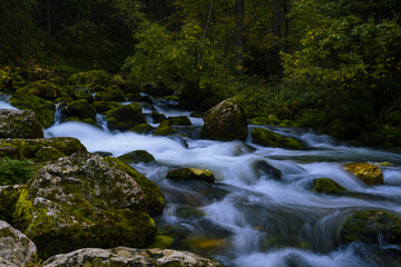 Naklejka na ściany i meble Bollinger Wasserfälle, Österreich, fließendes Wasser