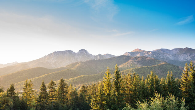 Warm afternoon light in Tatra Mountains - Giewont, Wielka Turnia, Czerwone Wierchy