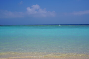 Fototapeta na wymiar 沖縄県波照間島の美しいビーチ
