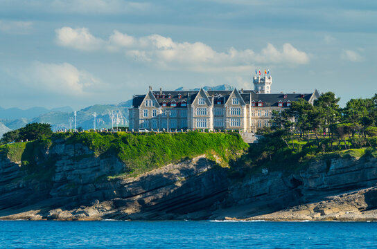 Magdalena Peninsula and Palace, Santander Bay, Santander, Cantabria, Spain, Europe