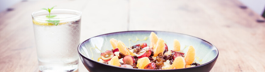 My diet - healthy ways of loosing weight - tasty food (oatmeal with fruit) and plenty of water
