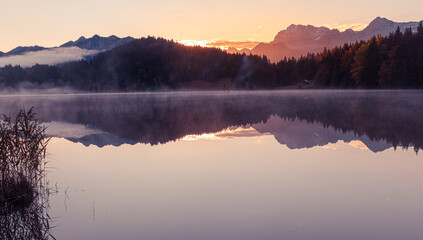Geroldsee, Alpensee zum Sonnenaufgang