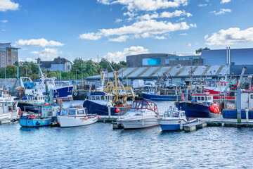 Fototapeta na wymiar Sutton Harbour fish quay in Plymouth 