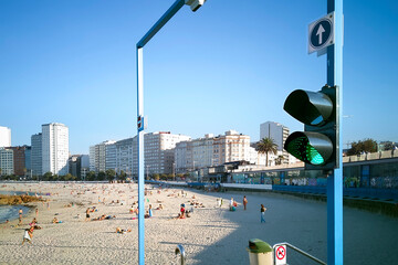 traffic lights to regulate access to the people to sea  beach in time of covid-19