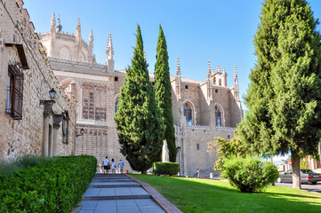 Fototapeta na wymiar Monastery of Saint John of the Monarchs (MonasterioÂ deÂ SanÂ JuanÂ deÂ losÂ Reyes) in Toledo, Spain