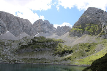 Fototapeta na wymiar Beautiful Drachensee close to Coburger Hütte in Tyrol