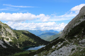 Fototapeta na wymiar Seebensee in front of the beautiful Zugspitze in Tyrol
