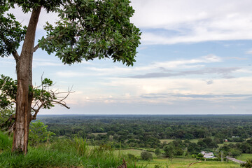 Obraz premium atardecer en villanueva region del llano oriental con mucha naturaleza