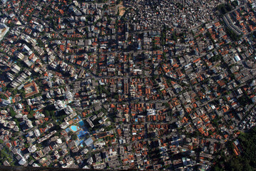 Photos of the southern region of the capital of Minas Gerais, Belo Horizonte. Neighborhood and slum with mountains.