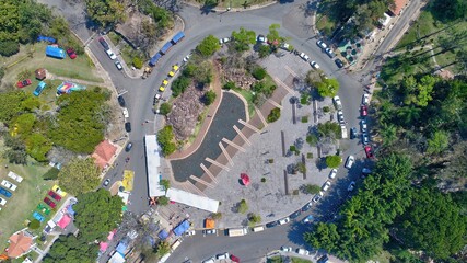 Pra&ccedil;a circular  em &Aacute;guas de S&atilde;o Pedro
Pra&ccedil;a Doutor Ot&aacute;vio de Moura Andrade.