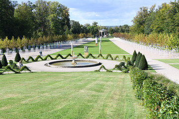 Der neu angelegte Schlosspark, auch Schlossgarten genannt,  in Neustrelitz, Mecklenburg-Vorpommern,...