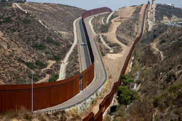 Fototapeta premium Tijuana Baja California México, 12 de septiembre de 2020.Vista de la frontera de Tijuana México y Estados Unidos.