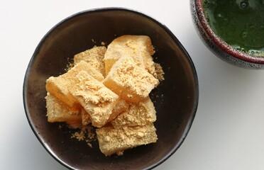 抹茶とふわふわわらび餅　和む　至福の時　