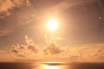 Obraz na płótnie Canvas 海と太陽