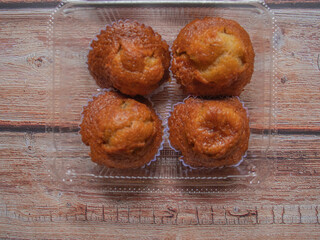 banana cake in a box