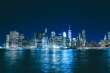 Obraz premium Night view of Manhattan New York, Brooklyn Bridge Park 