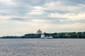 Yaroslavl. Assumption Cathedral and the Volga Arsenal tower. View from the river.