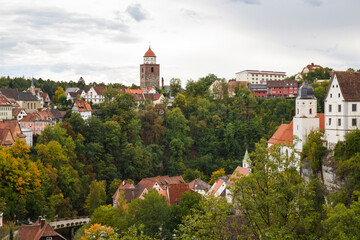 Fotoperspektive auf Stadt Haigerloch (Hohenzollern) mit Ausblick auf Schloss und Römerturm