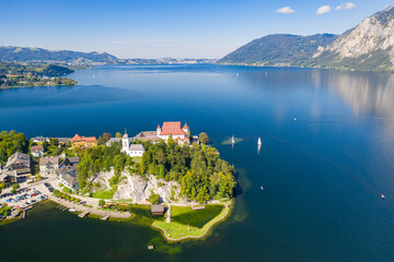 Johannesbergkapelle und Kloster Traunkirchen am Traunsee in &Ouml;sterreich