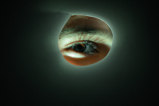 eye in the dark