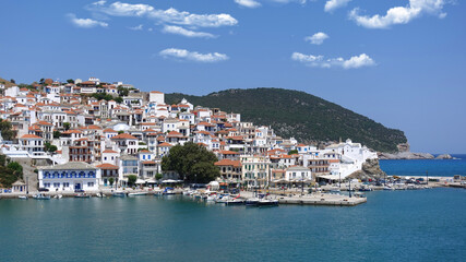 Fototapeta na wymiar Picturesque main town and port of Skopelos island, Sporades, Greece