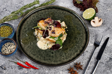 Salad with smoked cod with Basil ,onion and mushroom sauce