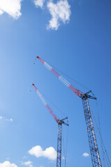 建築現場のクレーン