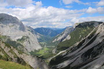 Obraz premium A typical mountain view in the Austrian Alps in summer