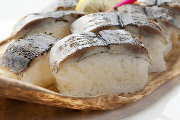 サンマのあぶり寿司